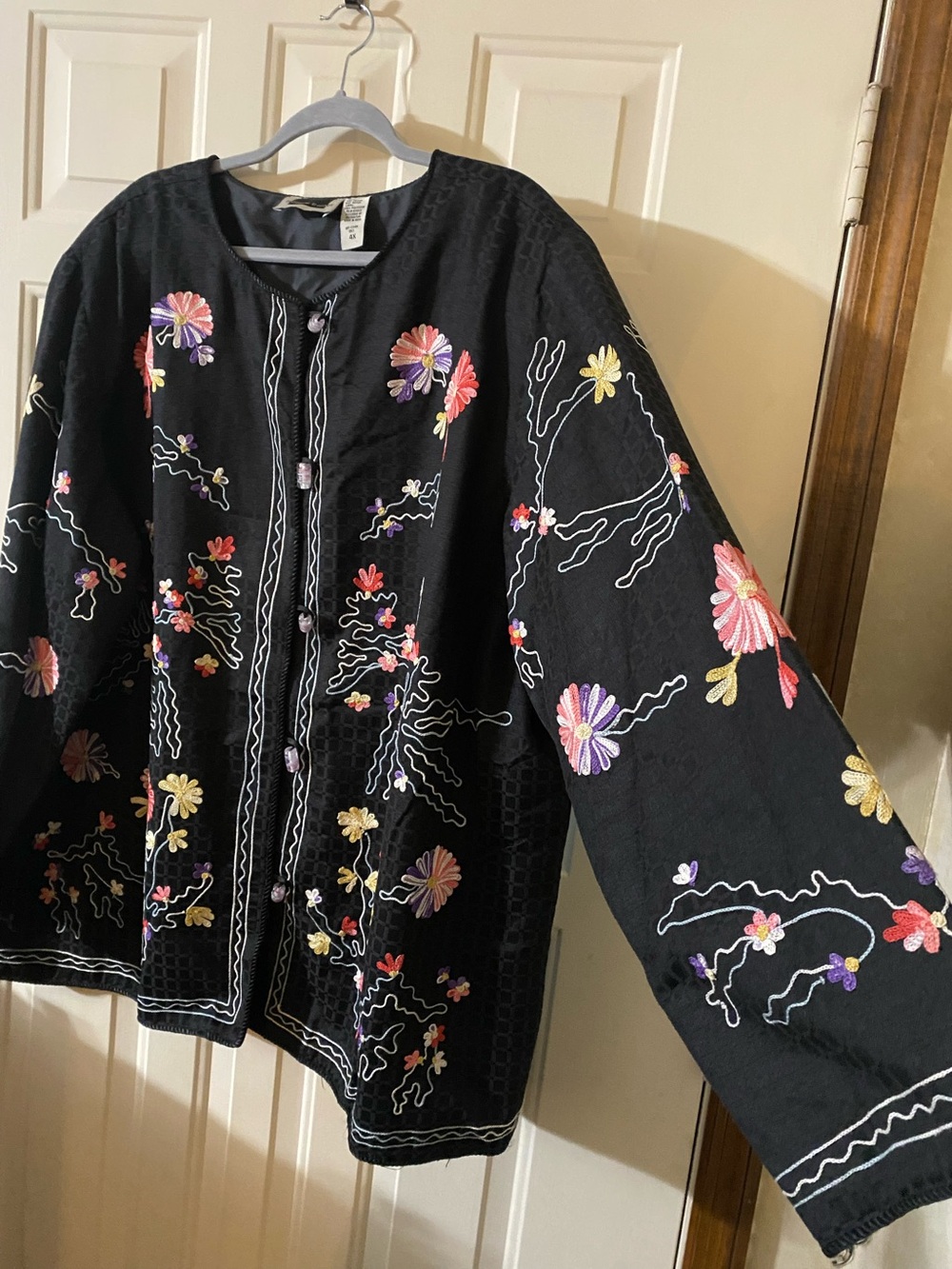 Maggie Barnes vintage black floral embroidered "Art to Wear" jacket cottagecore